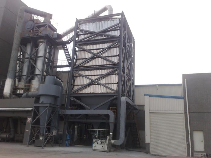 2008年在西斯爾(廣州)建材有限公司制造的反吹風布袋除塵器用于沖天爐的粉塵冶理。.jpg